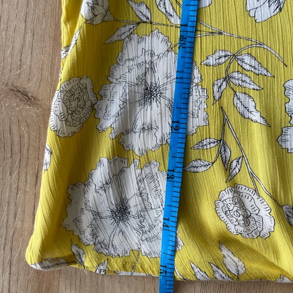 LUSH yellow floral print top - Size M - Picture 11 of 15